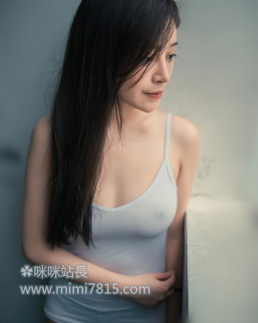 妍妍  164cm  Ccup 46kg 25歲.jpg