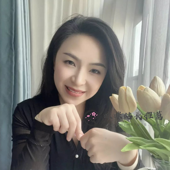 嘉玲 (1).png