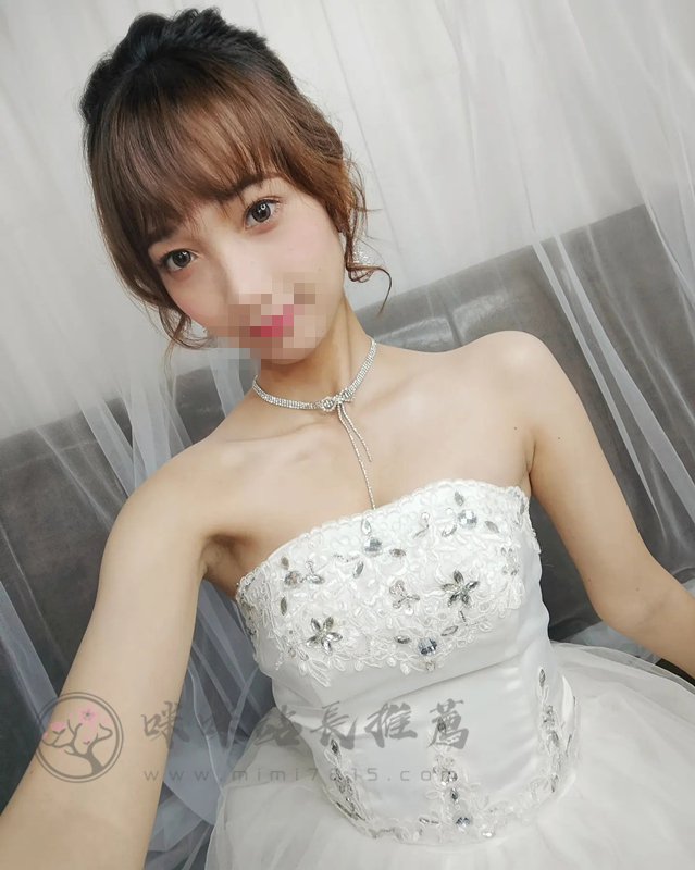 彩妝模特.jpg