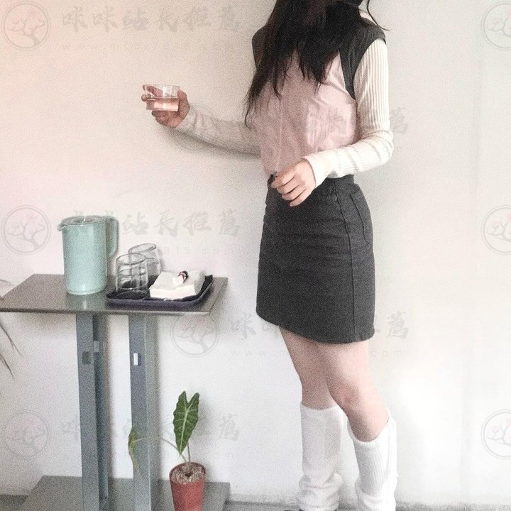 2815354566v.jpg