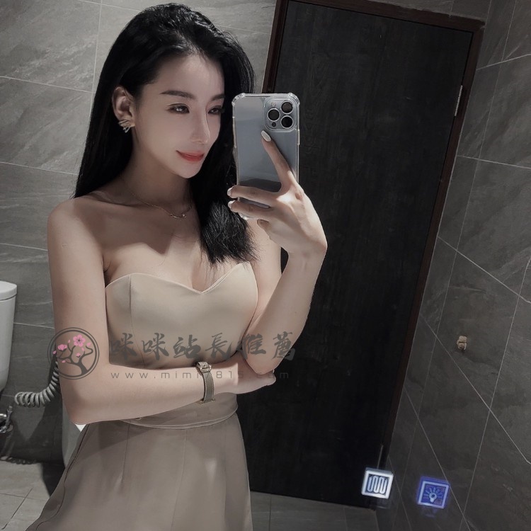 3840137272v.jpg