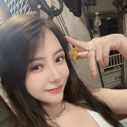 子璐 | 162cm · 44kg · C+ · 25歲