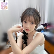 彩妝助理兼職中
