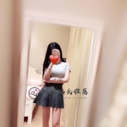 十號推腿玩年    娜娜