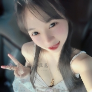 93年次小仙女｜158/45/E 人小奶大皮膚白到發光