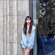 #清秀小芝麻“小潔”  158/C/21歲  43kg