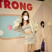 #甜美幼教老師  清純臉蛋＋騷騷身子