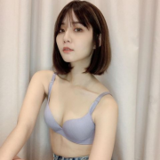 露娜 22歲/163公分/45Kg/C（真奶）
