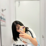 小芷 | 22歲 | 158/43/B  職業：咖啡廳店員