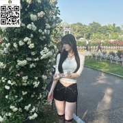 芝麻 22歲   │ 濃纖合度 過膝絲襪 性感又可愛
