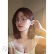 158 D+ 19歲 短髮眼鏡系  戴著眼鏡是乖乖女